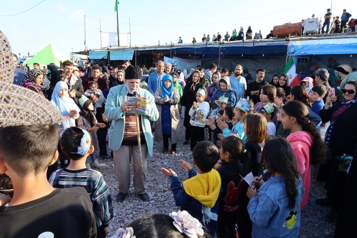 غرفه فرهنگی - ترویجی اداره کل کتابخانههای عمومی آذربایجان غربی میزبان عموم مردم شد