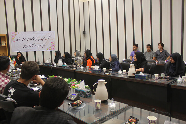 دیدار مدیرکل کتابخانه های عمومی ایلام با اعضای کتابخانه مرکزی