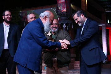استاد نجابتی چهره سال هنر انقلاب اسلامی