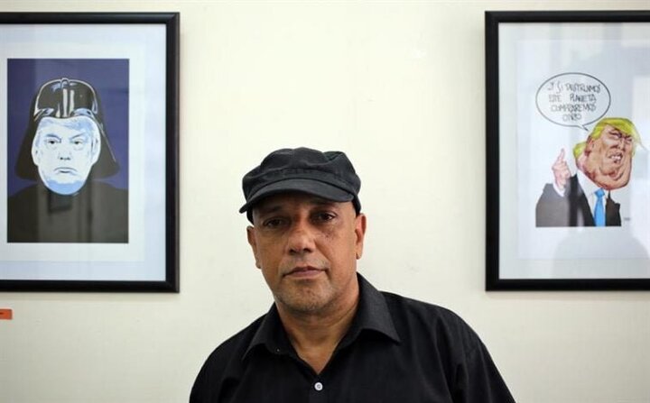 تقدیر از داور پنجمین دوسالانه کارتون کتاب به عنوان چهره بینالمللی هنر مقاومت