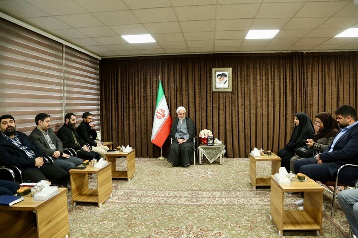 لزوم فراهمسازی زمینه مطالعه برای مردم/ آمادگی این دفتر برای حمایت از ترویج کتابخوانی