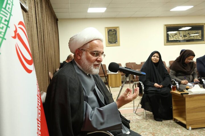 لزوم فراهمسازی زمینه مطالعه برای مردم/ آمادگی این دفتر برای حمایت از ترویج کتابخوانی