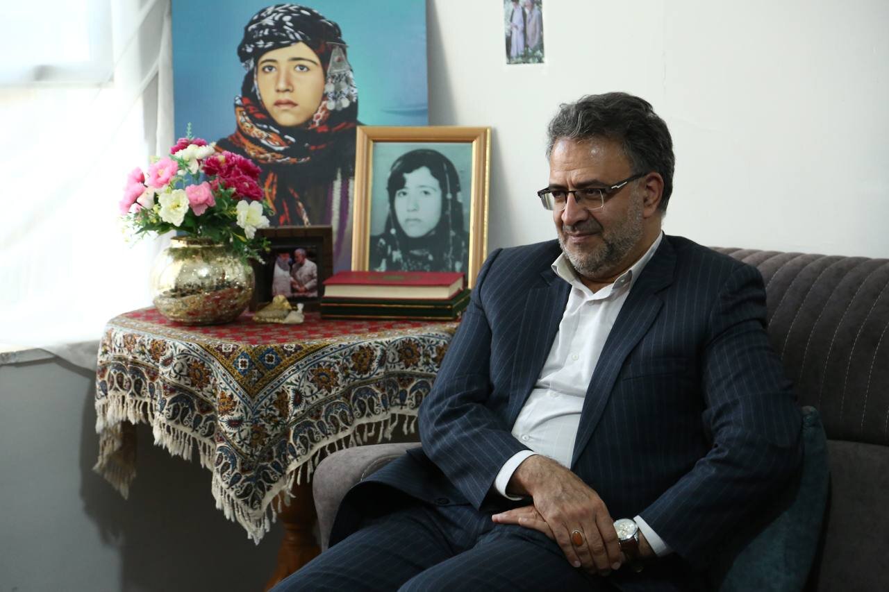 باید دین خود به شهدا را با شناساندن آنها به نسلهای بعد ادا کنیم