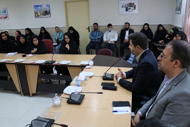 نشست تخصصی «راهبردهای جذب، بهکارگیری و مدیریت نیروهای داوطلب در کتابخانههای عمومی» در استان سمنان برگزار شد