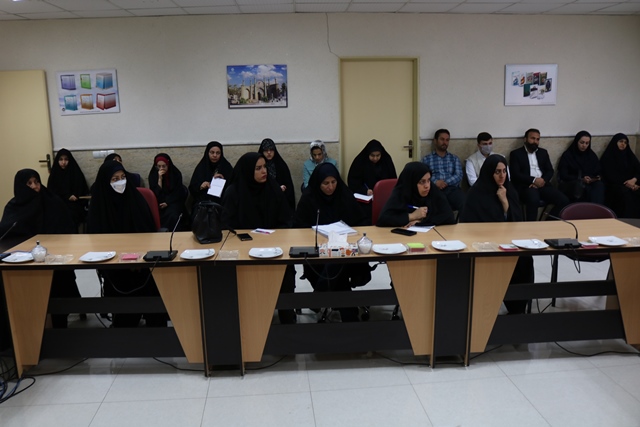 نشست تخصصی «راهبردهای جذب، بهکارگیری و مدیریت نیروهای داوطلب در کتابخانههای عمومی» در استان سمنان برگزار شد