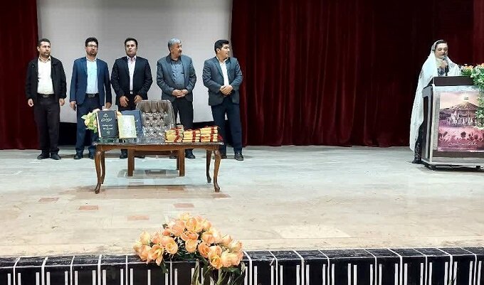 آیین بزرگداشت سعدی شیرازی در سالن مهرگان شهر اردل برگزار شد