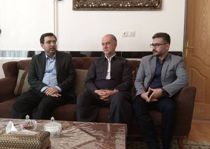 حامی و همراه کتابخانههای عمومی خواهم بود