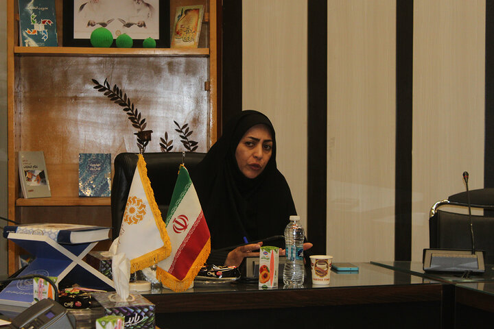 مدیرکل کتابخانههای عمومی ایلام با همکاران کتابخانه مرکزی این استان دیدار و گفتگو کرد