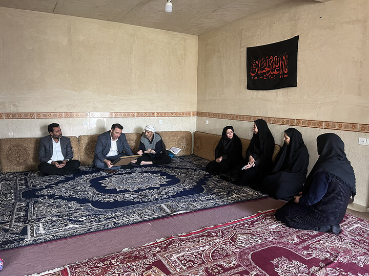 دیدار مدیرکل کتابخانههای عمومی استان با خانواده عضو نوجوان درگذشته کتابخانه شهید سلیمانی ایلام