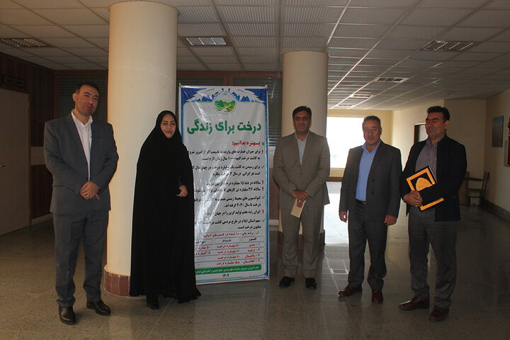 امضای تفاهمنامه همکاری اداراتکل کتابخانههای عمومی و منابع طبیعی استان ایلام