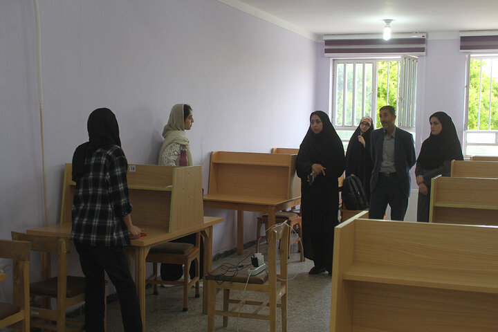 بازدید مدیرکل کتابخانه های عمومی ایلام از کتابخانه های عمومی درهشهر