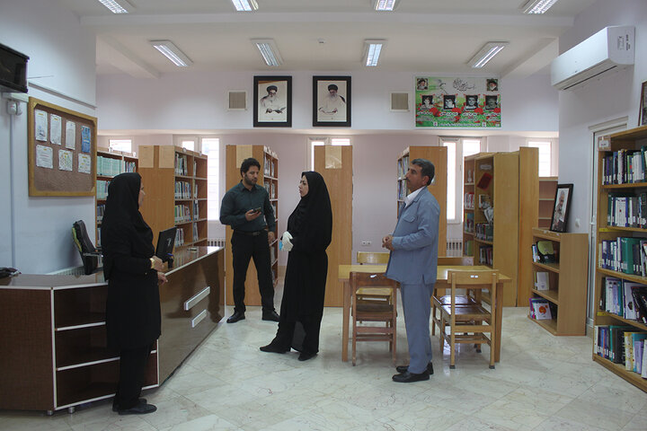 بازدید مدیرکل کتابخانه های عمومی ایلام از کتابخانه های عمومی درهشهر