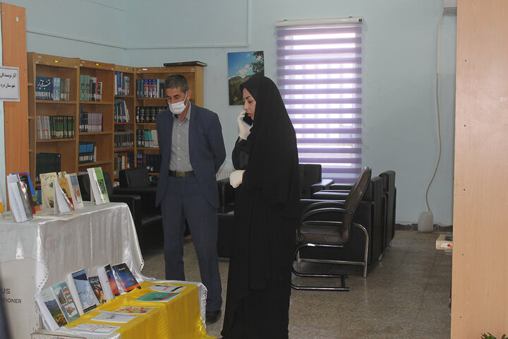 بازدید مدیرکل کتابخانه های عمومی ایلام از کتابخانه های عمومی درهشهر