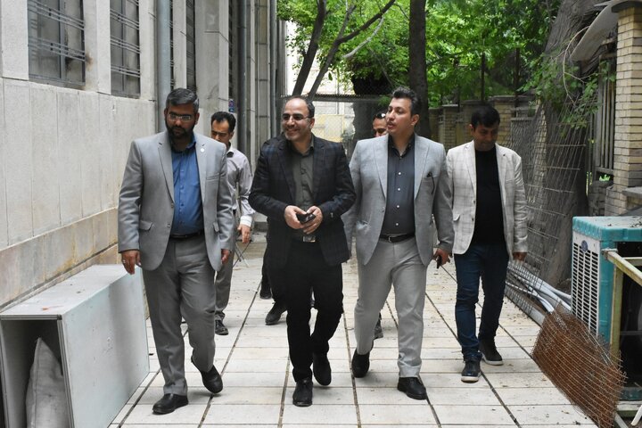 بازدید مدیرانکل نهاد از آخرین مراحل بازسازی کتابخانه شهید آیت الله دستغیب