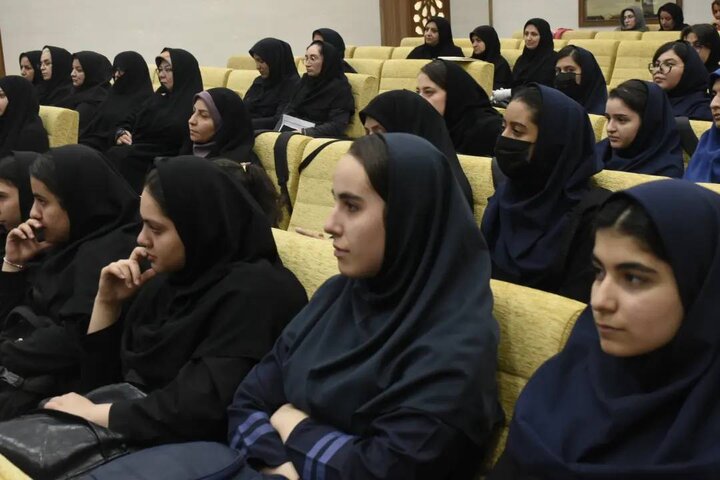 اهتمام جدی نهاد کتابخانه های عمومی کشور برای حمایت از آثار حوزه ادبیات پایداری