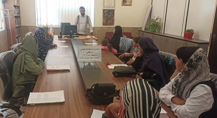 کتابخانه عمومی شهید کریمیان آلونی میزبان هنرآموزان شاهنامهخوانی و نقالی شد