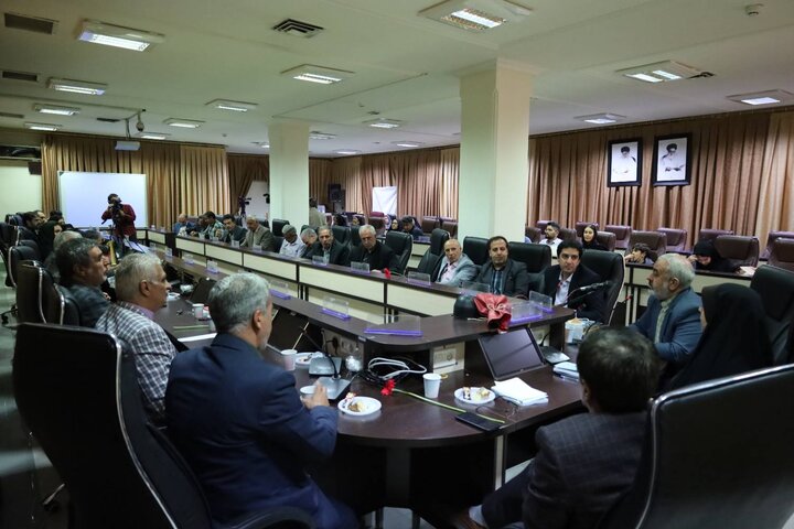 آئین رونمایی از کتاب «دنیای کسی را عوض کردهای؟» در آذربایجانغربی برگزار شد