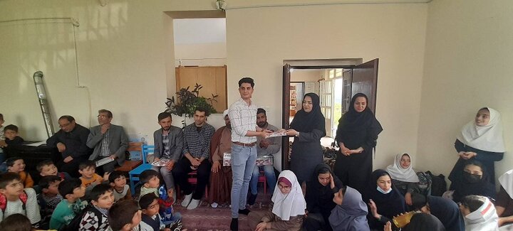 اجرای برنامههای فرهنگی و تقدیر از دبیران فعال بخش ثمرین