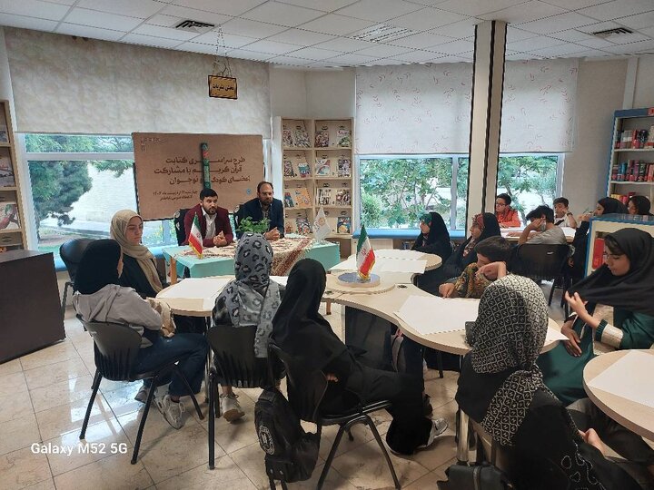 ۷۰ نوجوان عضو کتابخانههای عمومی تهران قرآن کریم را کتابت کردند