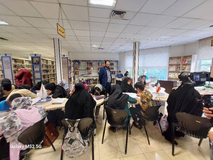 ۷۰ نوجوان عضو کتابخانههای عمومی تهران قرآن کریم را کتابت کردند