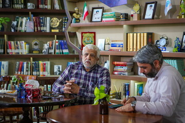 محفل ادبی  و گپ و گفت با گلعلی بابایی، نویسنده کتاب در غرفه نهاد در نمایشگاه کتاب تهران