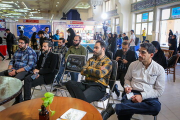 محفل ادبی  و گپ و گفت با گلعلی بابایی، نویسنده کتاب در غرفه نهاد در نمایشگاه کتاب تهران