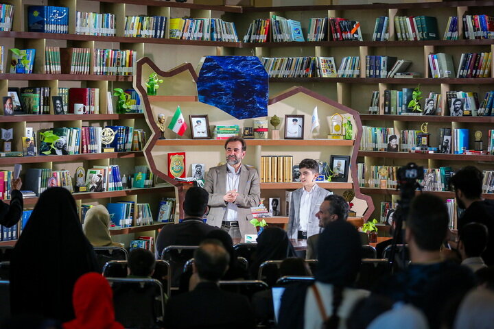 طنین آوای ملکوتی قرآن در نمایشگاه بینالمللی کتاب تهران