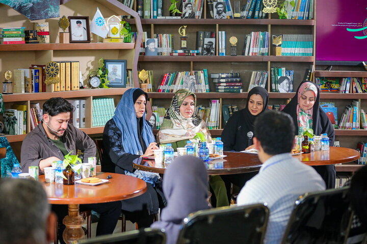 شناسایی استعدادهای جدید در محافل ادبی کتابخانههای عمومی