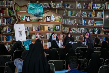 رونمایی از کتاب «مردی با آرزوهای دروبرد» در غرفه نهاد در نمایشگاه کتاب تهران