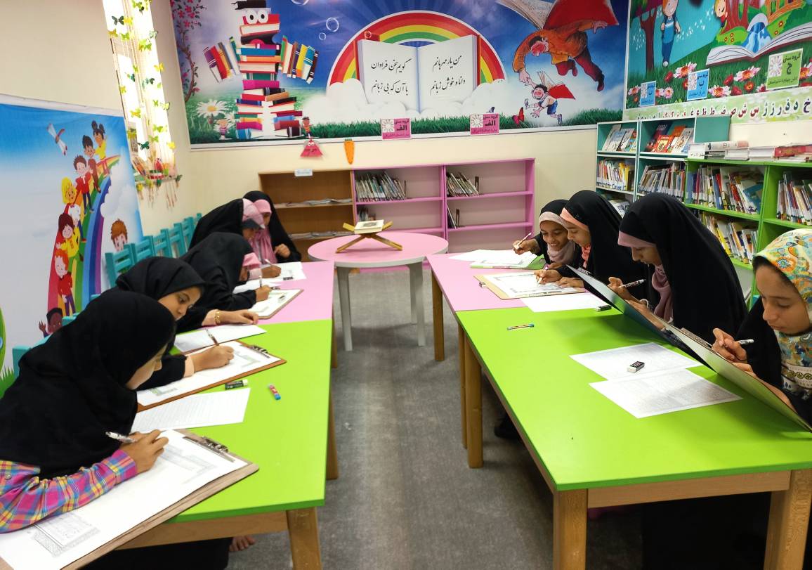 دومین مرحله طرح سراسری «کتابت قرآن کریم» در کتابخانههای عمومی هرمزگان اجرا شد