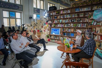 نشست «تاریخ شفاهی انقلاب اسلامی» با معرفی کتاب «رضای انقلاب»