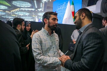 مراسم معرفی کتاب «مرد ابدی» و تجلیل از خانواده شهید طهرانی مقدم