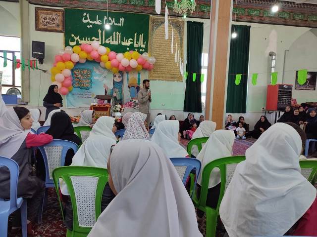 ویژهبرنامههای «دهه کرامت» در کتابخانههای عمومی استان سمنان برگزار شد