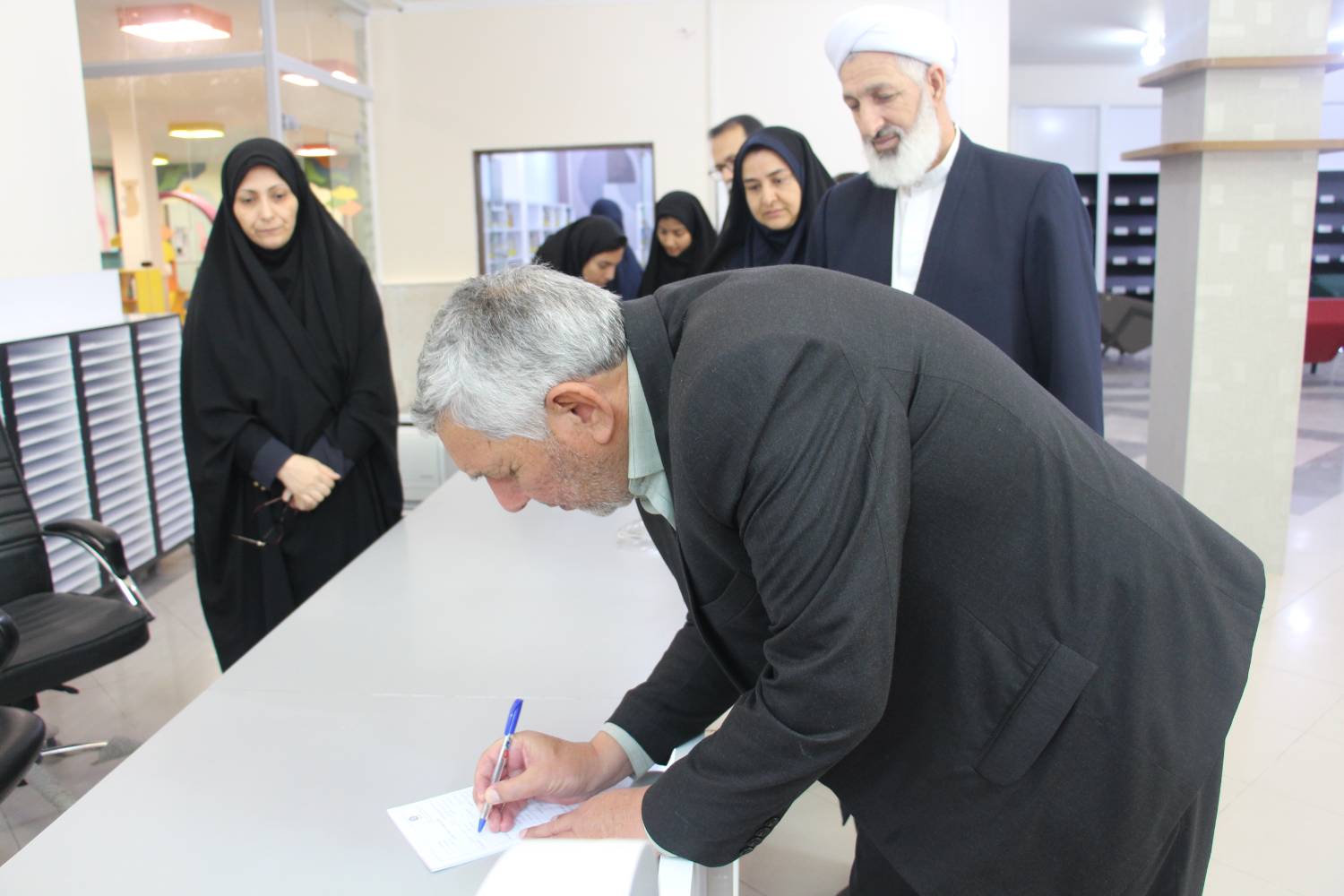 از طرح اصلاح قانون تأسیس نهاد کتابخانههای عمومی کشور حمایت خواهم کرد