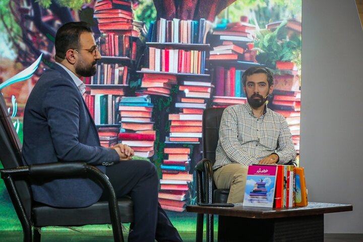 استفاده از فرصت نمایشگاه کتاب برای معرفی موقعیت و خدمات کتابخانههای عمومی