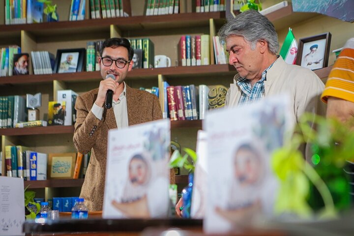 شعر ارتباط کودکان را با جهان عمیقتر، عاطفیتر و دلچسبتر میکند