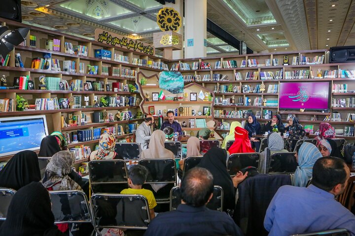 شاهنامه به کودکان و نوجوانان اندیشه و خردورزی را میآموزد