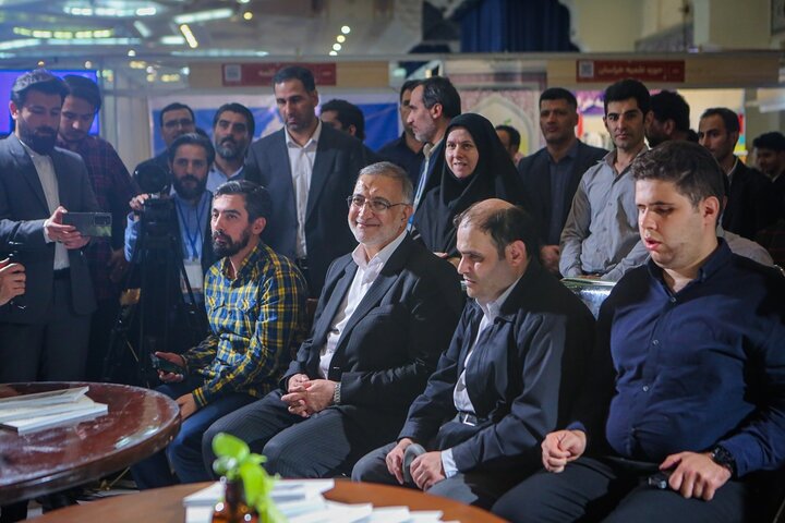 گفتگو درباره امیدواری در شاهنامه فردوسی و مطالبه از شهردار تهران برای مناسبسازی معابر