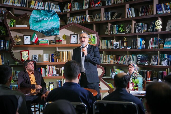 گفتگو درباره امیدواری در شاهنامه فردوسی و مطالبه از شهردار تهران برای مناسب‌سازی معابر