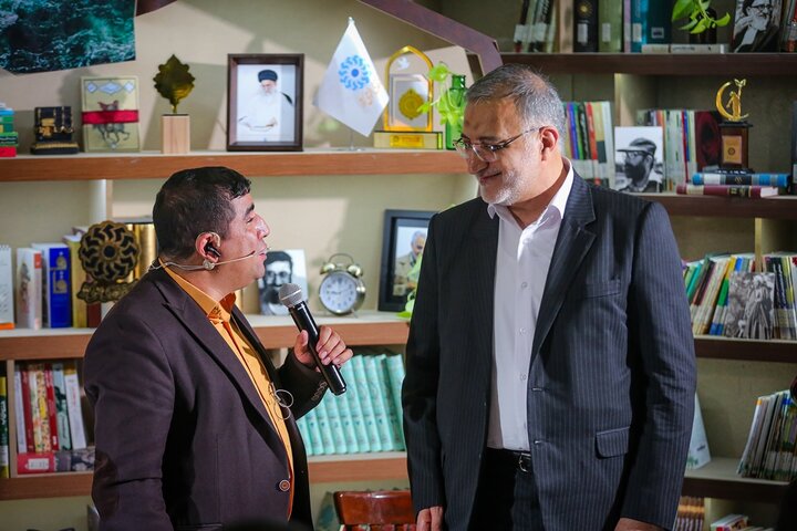 گفتگو درباره امیدواری در شاهنامه فردوسی و مطالبه از شهردار تهران برای مناسبسازی معابر