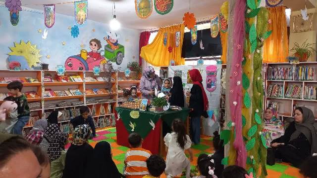 نشستهای شعرخوانی و معرفی کتاب کودکانه در کتابخانه عمومی ۲۲ بهمن شاهرود