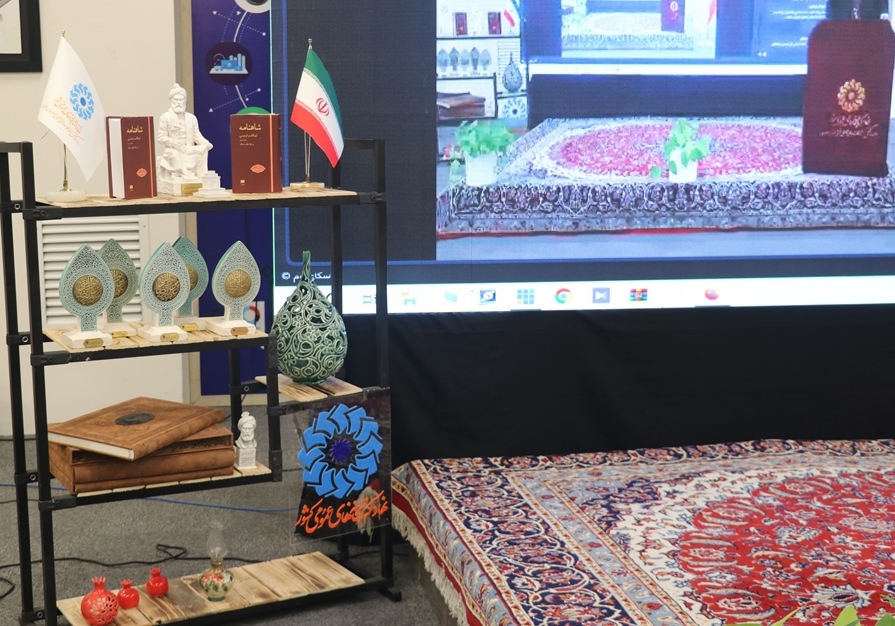 محفل نقالیخوانی «سخنسرایان» به میزبانی ادارهکل کتابخانههای عمومی خراسان رضوی برگزار شد