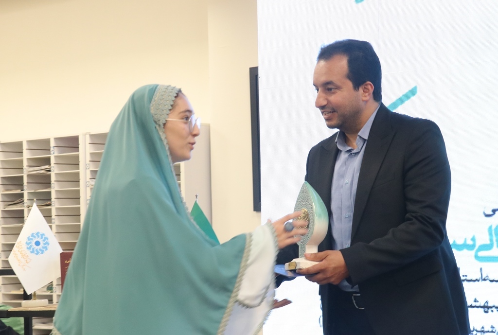 محفل نقالیخوانی «سخنسرایان» به میزبانی ادارهکل کتابخانههای عمومی خراسان رضوی برگزار شد