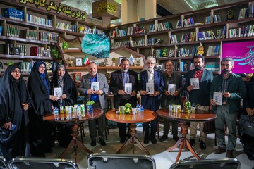 آئین رونمایی از کتاب «از چراغی دوردست» سروده غلامعلی حداد عادل