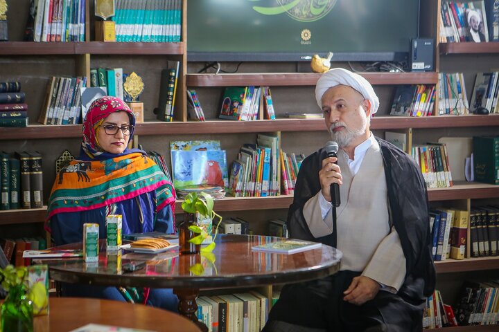 گفتوشنود پیرامون نگارش ادبیات دینی