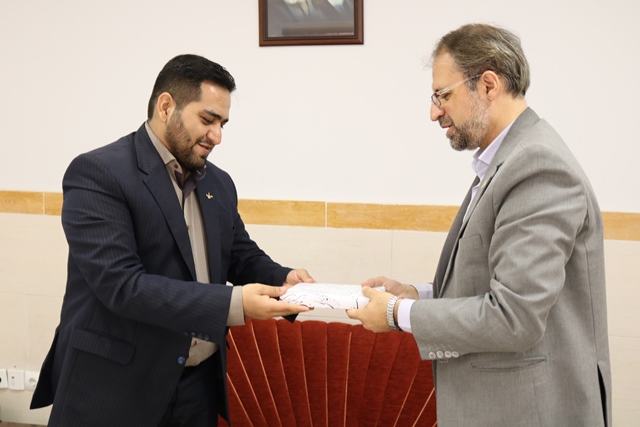 دسترسی همه اقشار جامعه به کتاب یکی رسالتهای اصلی کتابخانههای عمومی است