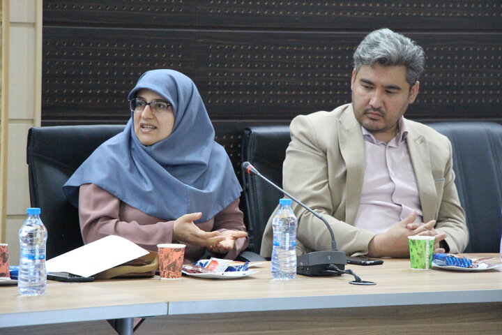 نقشآفرینی کتابخانههای عمومی به عنوان حلقه اطلاعاتی در زیستبوم کسبوکار