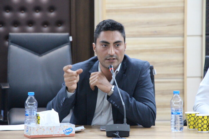 نقشآفرینی کتابخانههای عمومی به عنوان حلقه اطلاعاتی در زیستبوم کسبوکار