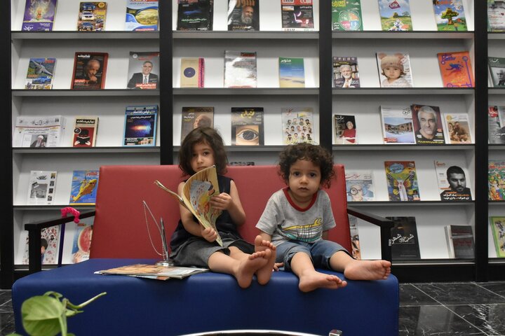 صف شیرازیها برای عضویت در کتابخانه شهید دستغیب/ ثبتنام ۱۲۰۰ نفر در ۵ روز کاری