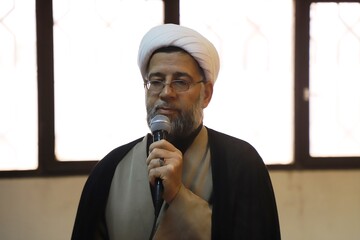 مراسم قرائت قرآن کریم به مناسبت شهادت مظلومانه سیدالشهدای خدمت، آیت‌الله دکتر سیدابراهیم رئیسی در نمازخانه کتابخانه مرکزی همدان